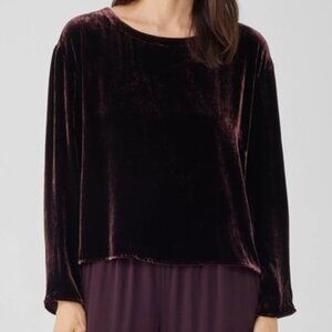 NEW Velvet round neck box top in cassis